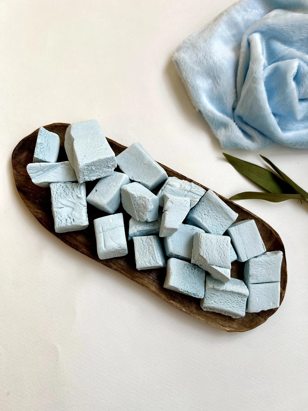 بستنی خشک بلوبری خوراکی فضایی تردد و خوشمزه